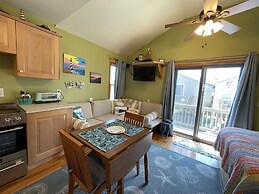 19 Oceans Door West Studio Bedroom Condo by RedAwning