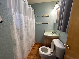 19 Oceans Door West Studio Bedroom Condo by RedAwning