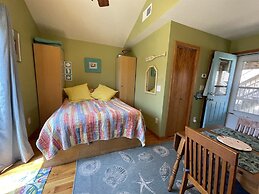 19 Oceans Door West Studio Bedroom Condo by RedAwning