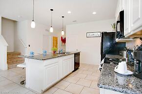 Enjoy the Private View! Roomy Town Home With Pool, 20 Mins From Disney