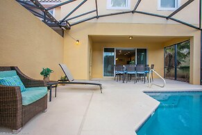 Enjoy the Private View! Roomy Town Home With Pool, 20 Mins From Disney