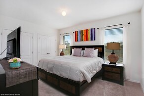 Enjoy the Private View! Roomy Town Home With Pool, 20 Mins From Disney