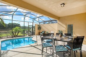 Enjoy the Private View! Roomy Town Home With Pool, 20 Mins From Disney