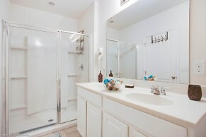 Enjoy the Private View! Roomy Town Home With Pool, 20 Mins From Disney