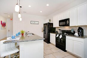 Enjoy the Private View! Roomy Town Home With Pool, 20 Mins From Disney