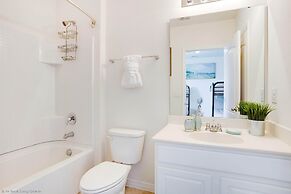 Enjoy the Private View! Roomy Town Home With Pool, 20 Mins From Disney