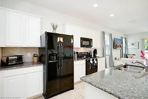 Enjoy the Private View! Roomy Town Home With Pool, 20 Mins From Disney