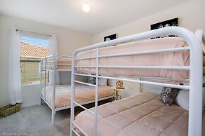 Enjoy the Private View! Roomy Town Home With Pool, 20 Mins From Disney