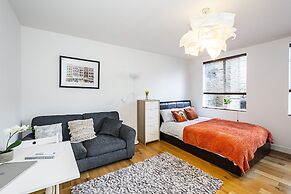 Studio Flat near Victoria Station