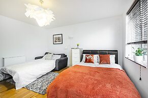 Studio Flat near Victoria Station