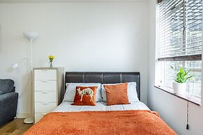 Studio Flat near Victoria Station