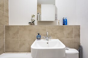 Studio Flat near Victoria Station