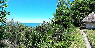 Les Acacias Bungalows Manambato