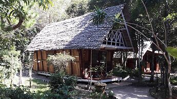 Les Acacias Bungalows Manambato