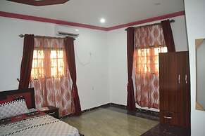 Evaville Hotel N Lounge