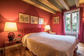 Ca' Carmini with Private Garden