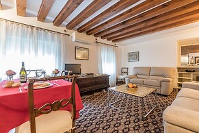 Ca' Carmini with Private Garden