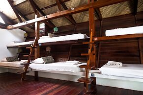 Harana Surf Resort - Hostel