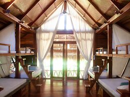 Harana Surf Resort - Hostel