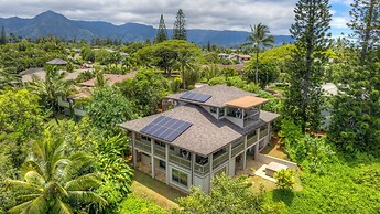 Mauna Pua - A Four Bedroom Vacation Rental Home by RedAwning
