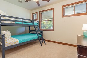Mauna Pua - A Four Bedroom Vacation Rental Home by RedAwning