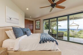 Mauna Pua - A Four Bedroom Vacation Rental Home by RedAwning