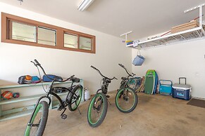 Mauna Pua - A Four Bedroom Vacation Rental Home by RedAwning