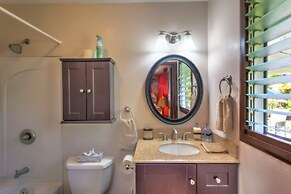 Hale O Nani Mala Pua 3 Bedroom Home by RedAwning