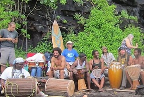 Kehena Treetop 1 Bedroom Home by RedAwning