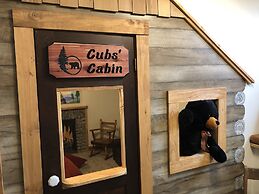 Emory House 8 Bedroom Cabin by RedAwning