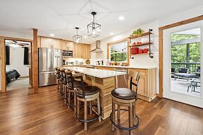 Emory House 8 Bedroom Cabin by RedAwning