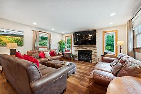 Emory House 8 Bedroom Cabin by RedAwning