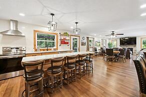 Emory House 8 Bedroom Cabin by RedAwning