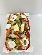 Menyinda Hotel and Restaurant