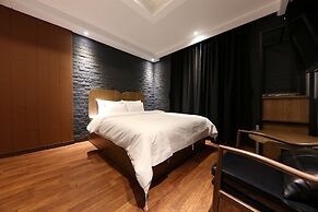 Brown Dot Hotel Cheonan