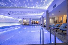 Sky Cabin Apartments