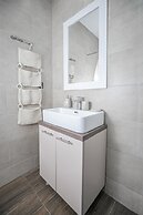 Sky Cabin Apartments