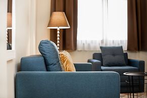 Sky Cabin Apartments