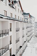 Sky Cabin Apartments