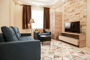 Sky Cabin Apartments