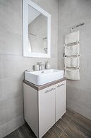 Sky Cabin Apartments