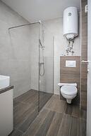 Sky Cabin Apartments