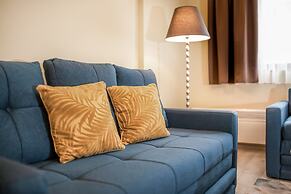 Sky Cabin Apartments