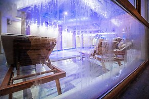 Sky Cabin Apartments