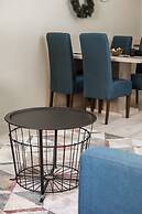 Sky Cabin Apartments