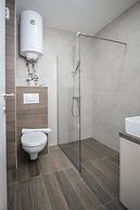 Sky Cabin Apartments