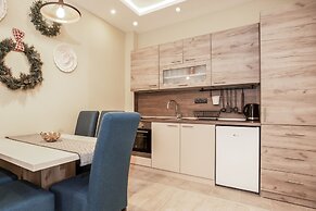 Sky Cabin Apartments