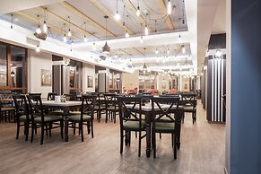 Sky Cabin Apartments