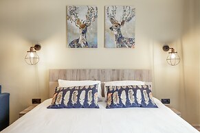 Sky Cabin Apartments