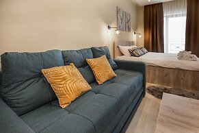 Sky Cabin Apartments